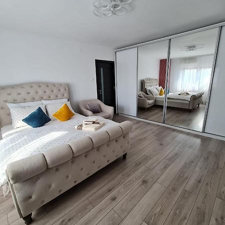 Stephanie Apartment Галац Экстерьер фото