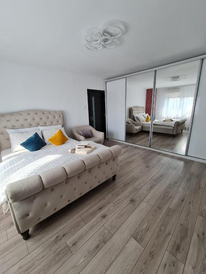 Stephanie Apartment Галац Экстерьер фото